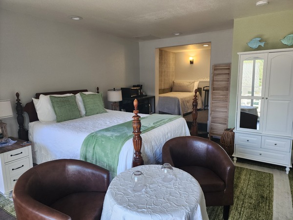 Cypress Queen and Twin Photo 2