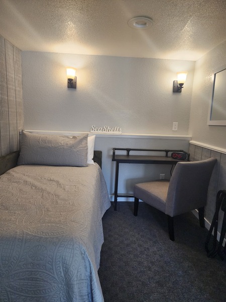 Cypress Queen and Twin Photo 5