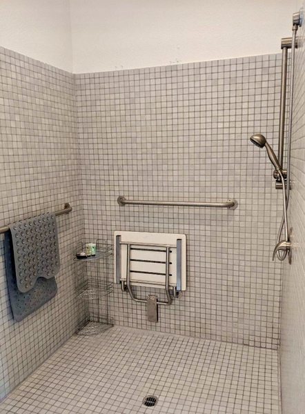 Spectacular Lookout Accessibility Queen Photo 3